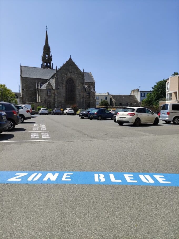 Le Conquet centre-ville stationnement zone bleue